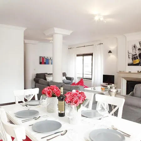 Апартаменты Guia's Gorgeous & Spacious *
