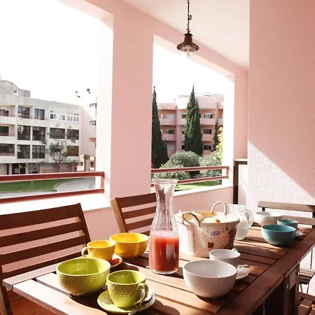 Guia's Gorgeous & Spacious Апартаменты Кашкайш