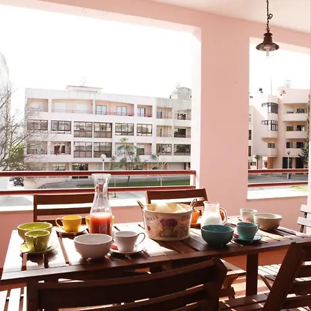 Guia's Gorgeous & Spacious Кашкайш