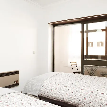 Апартаменты Guia's Gorgeous & Spacious Кашкайш