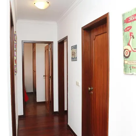 Апартаменты Guia's Gorgeous & Spacious *
