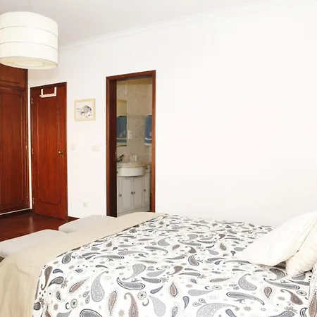 Guia's Gorgeous & Spacious Apartment Cascais